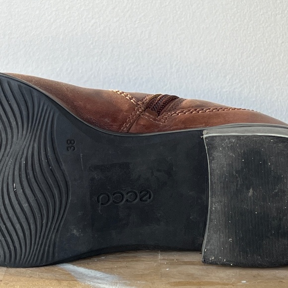 | SOLD | Women's Ecco Brown Leather Boots - Picture 5 of 5